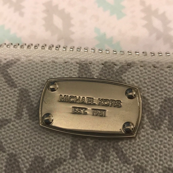 Michael Kors fanny pack belt - Picture 4 of 4
